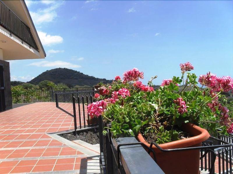 Etna Hut Bed & Breakfast Nicolosi Ngoại thất bức ảnh